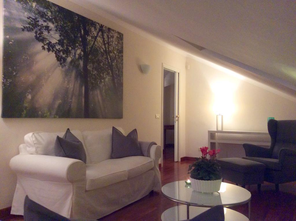 Apartment La Mansarda Alba  Chambre photo