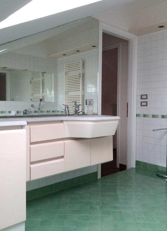 Apartment La Mansarda Alba  Chambre photo